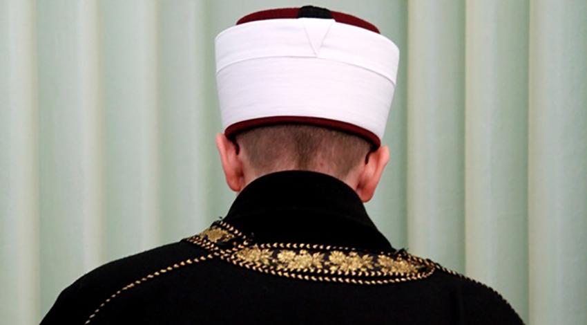 Diyarbakır’da cami imamına alçak saldırı! 20 yerinden...
