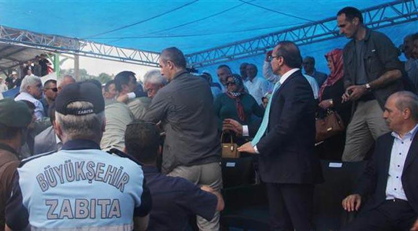 Kurtulmuş'un olduğu protokolde kavga çıktı!
