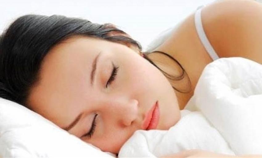 7 saatten az uyku şişmanlatıyor