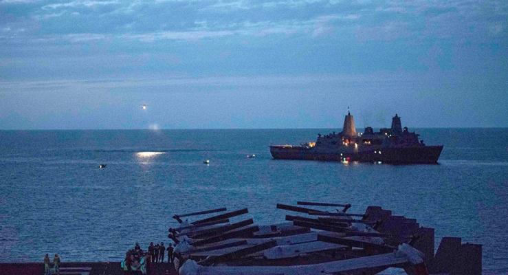 ABD askeri uçağı Avustralya kıyılarına çakıldı