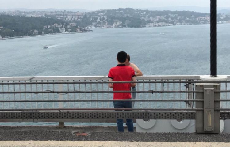 Köprüye çıkan vatandaş intihar etti
