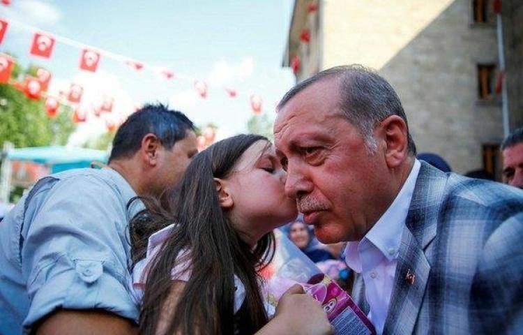 Minik kızın Erdoğan sevgisi duygulandırdı
