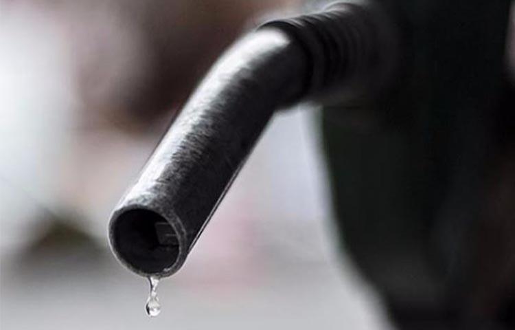 Petrol 3 haftanın düşüğünde tutundu