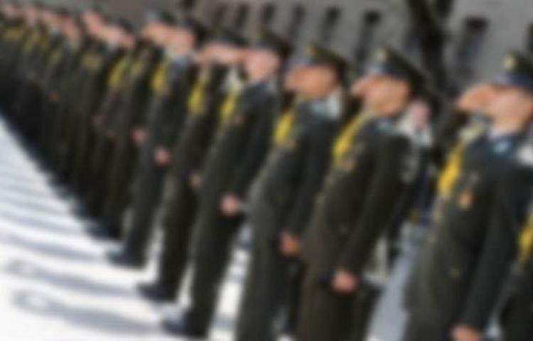 12 ilde muvazzaf askerlere operasyon düzenlendi