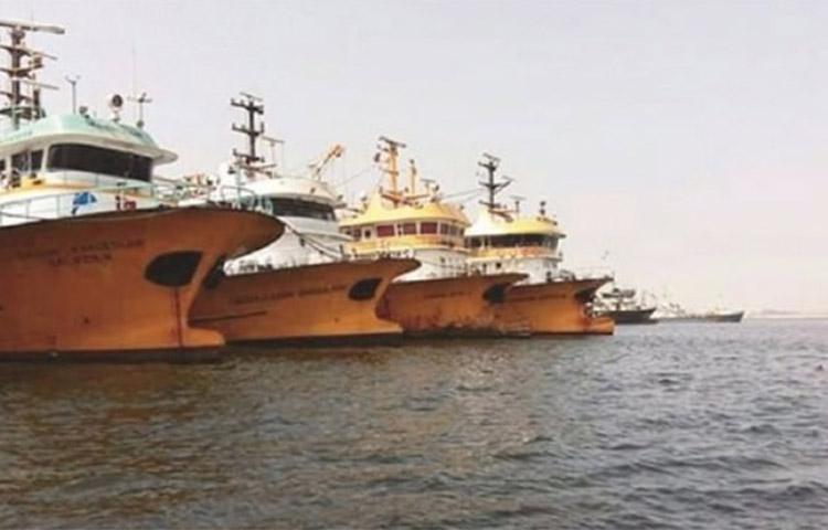 200 Türk balıkçı mahsur!