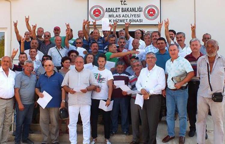 MHP’de 4 ilçede 200 istifa