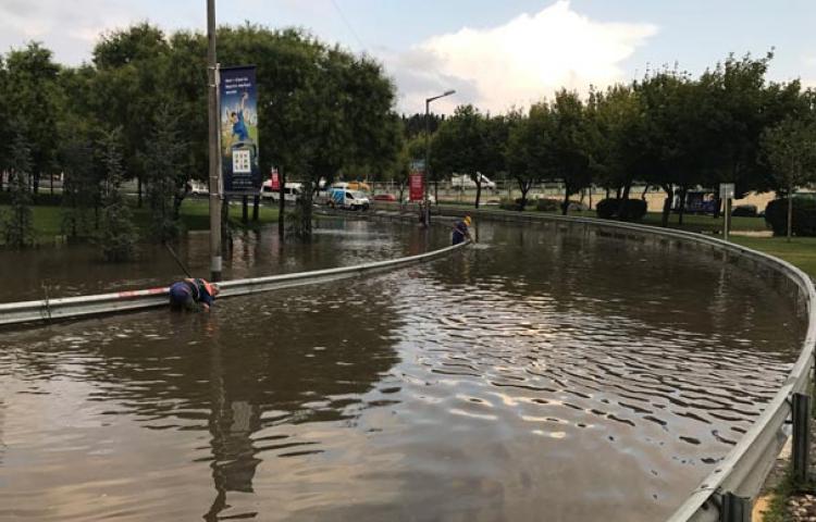 İstanbul'da alarm... Yağış başladı