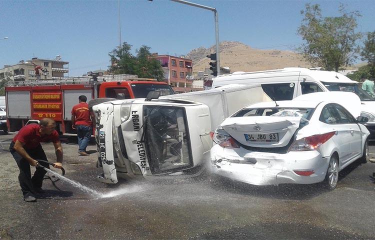Diyarbakır'da zincirleme trafik kazası