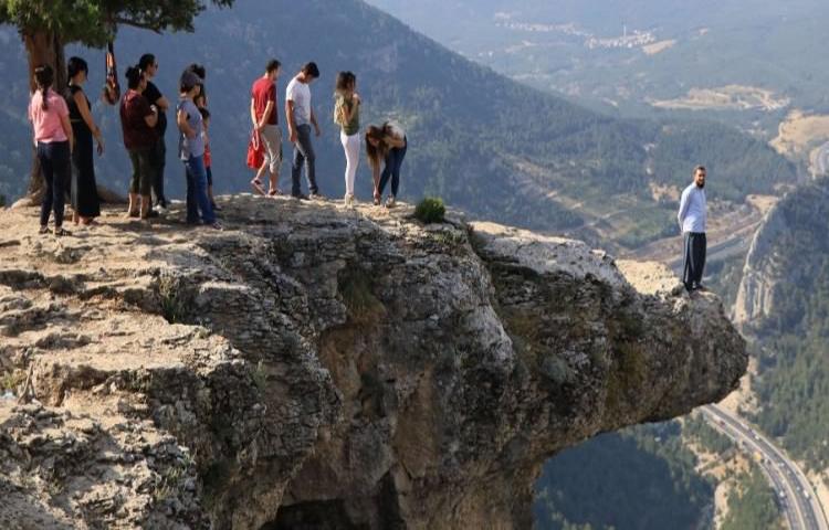 O poz için fotoğraf kuyruğu