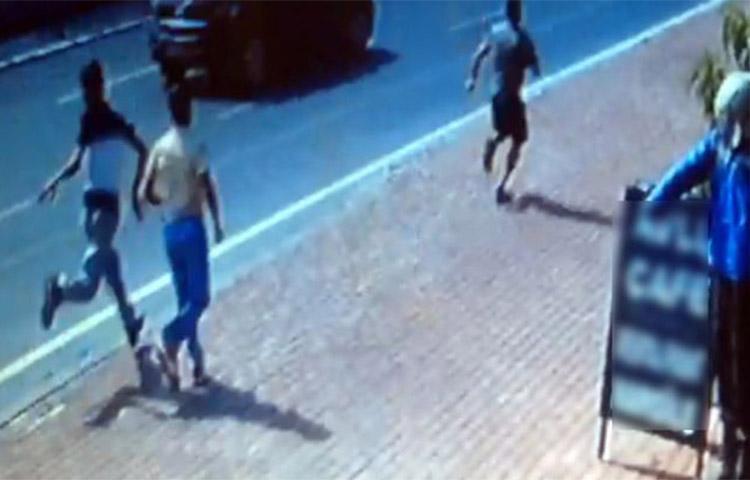 İyilik yaptı! dayak yedi...