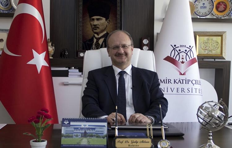 İKÇÜ rektörü istifa etti