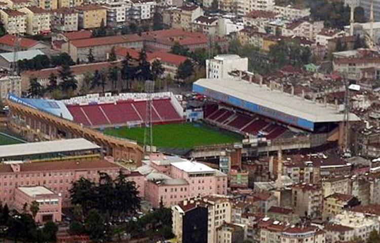 Tarihi stadyum yıkılıyor!