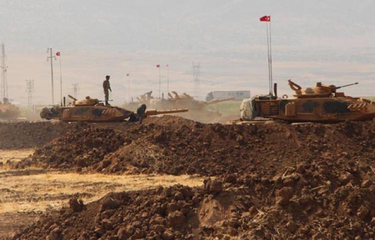 Sınırda askeri hareketlilik sürüyor