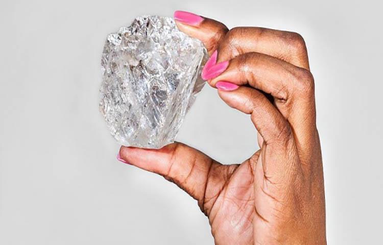 Dev elmas 53 milyon dolara satıldı