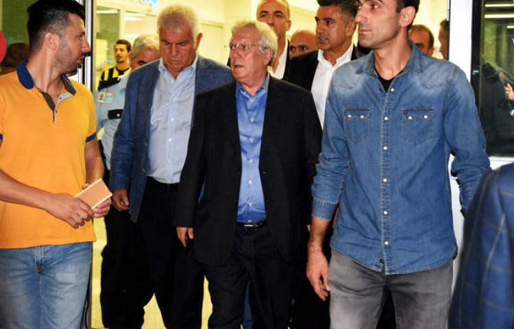 Aziz Yıldırım'a İzmir'de şok tezahürat!