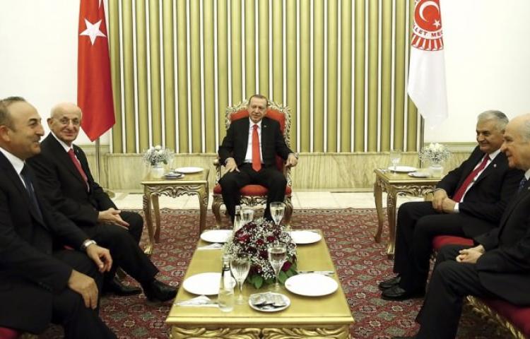 TBMM resepsiyonunda kritik görüşme!