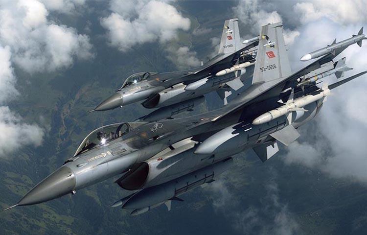 Kuzey Irak'a bomba yağdı