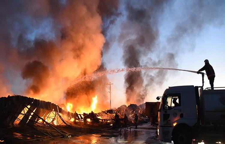 Sebze halinde büyük yangın