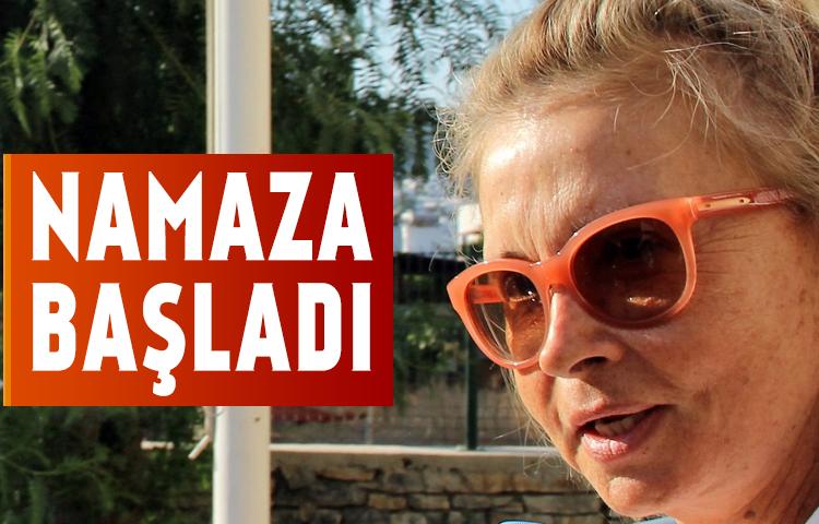 FETÖ tutuklusu Nazlı Ilıcak namaza başladı