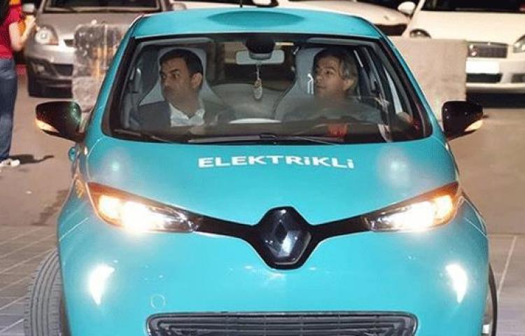 Turkuaz taksi, yola çıktı