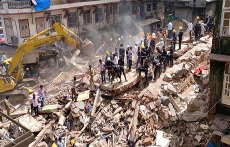 Bina çöktü: 8 ölü