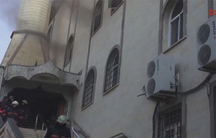 İstanbul Kartal'da camide yangın!