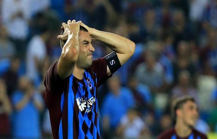 Burak Yılmaz 2 hafta yok