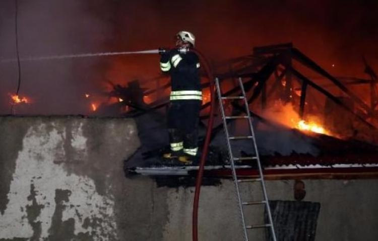 Söndürülmeyen tandır ateşi 3 evi kül etti!