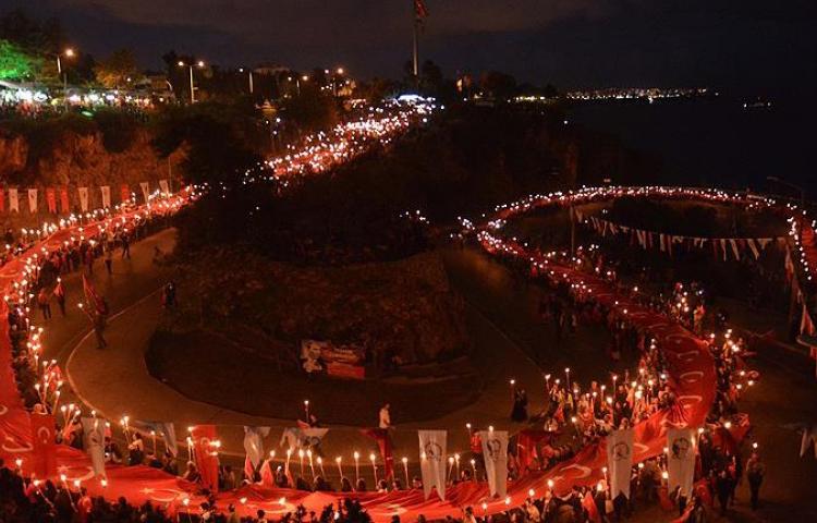 600 metrelik Türk bayrağı açıldı