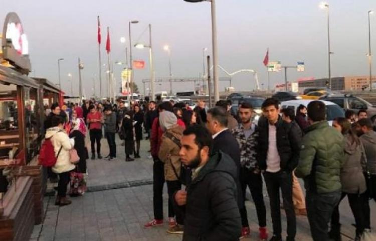 AVM'de hareketli dakikalar: 8 gözaltı