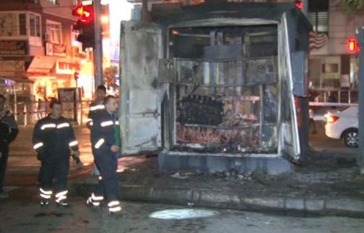 Patlayan trafo paniğe yol açtı