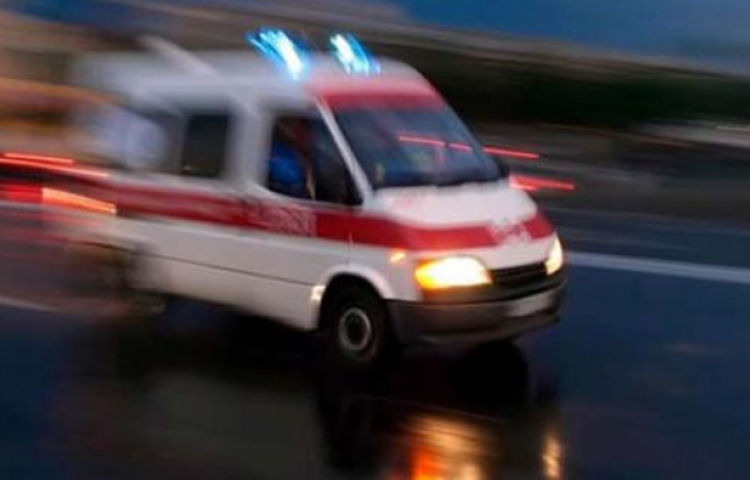 Askeri araç otomobille çarpıştı