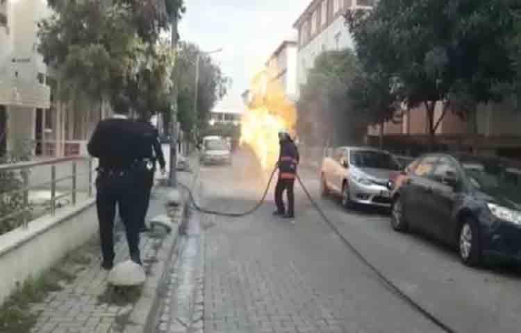 Avcılar'da doğal gaz borusu patladı