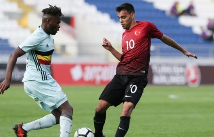 Genç Milliler son anda yıkıldı