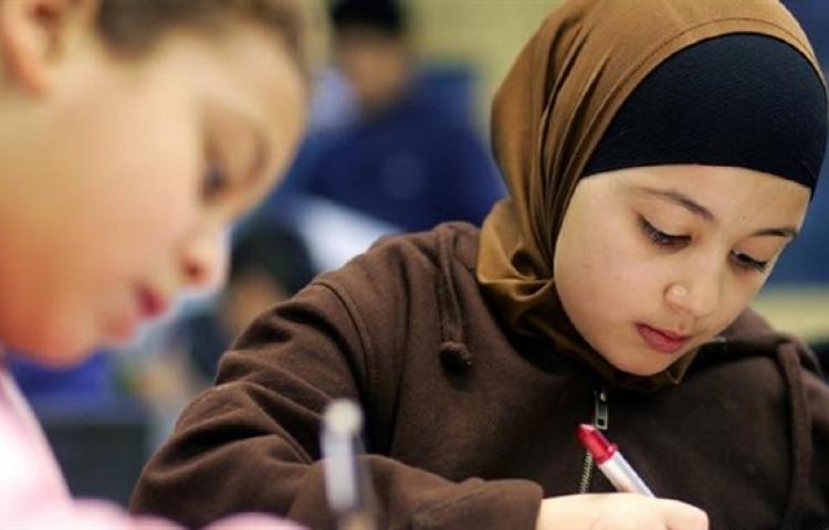 İngiltere'de tesettürlü öğrenciler sorgulanacak