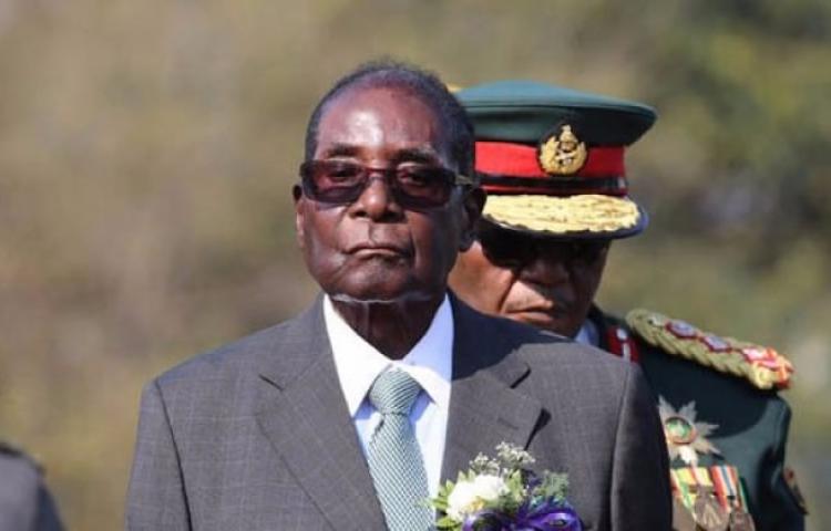 Başkan Mugabe istifa etti!