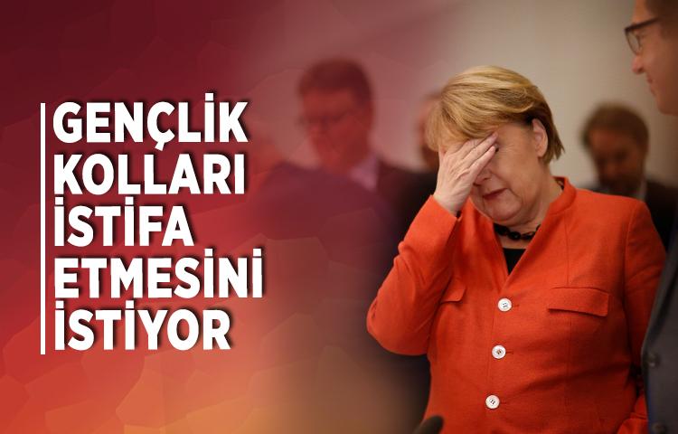 Gençlik kolları Merkel'in istifa etmesini istiyor
