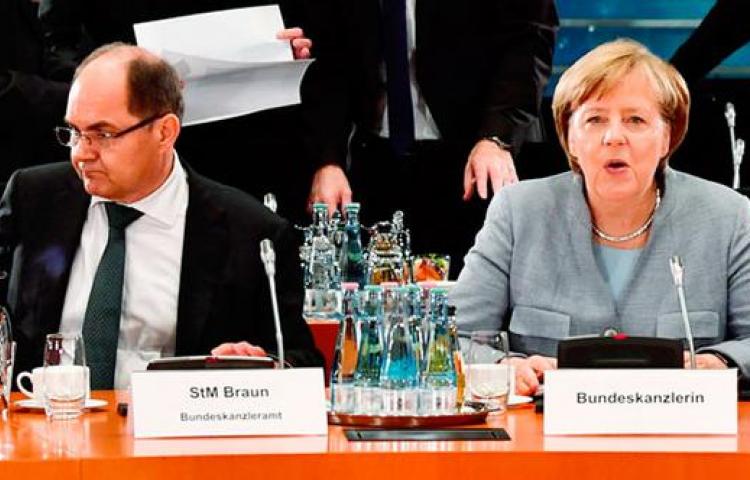 Merkel’den Tarım Bakanı’na uyarı