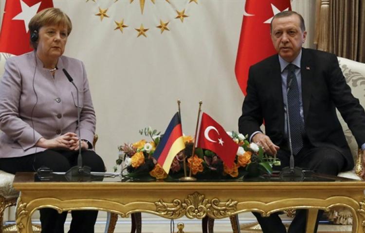 Erdoğan, Merkel ile görüştü