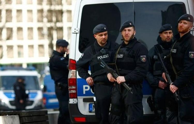 Almanya'da şüpheli paket alarmı!