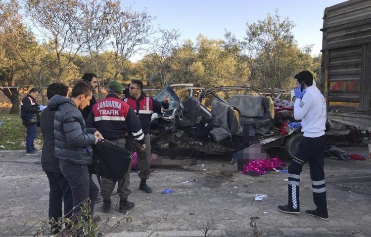 Facia gibi kaza: 10 ölü, 7 yaralı!