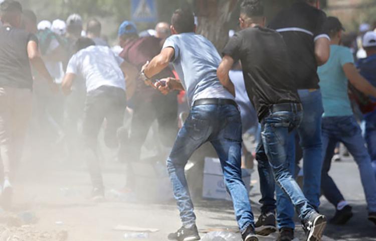 İsrail polisi Filistinliler'e saldırdı!