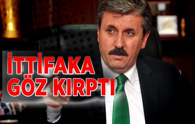 Destici ittifaka göz kırptı