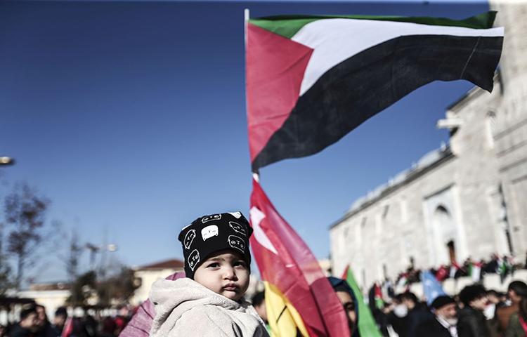 Fatih Camisi'nde Kudüs protestosu