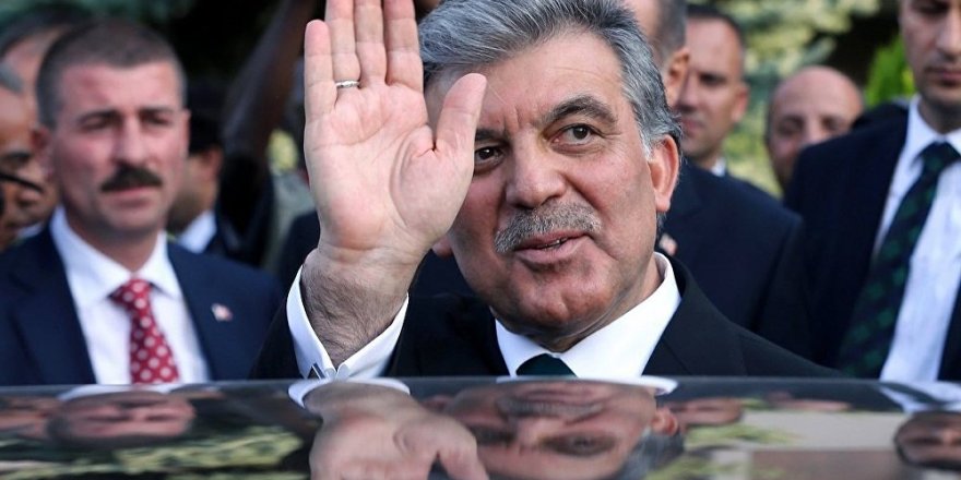 Abdullah Gül ne yapmaya çalışıyor?