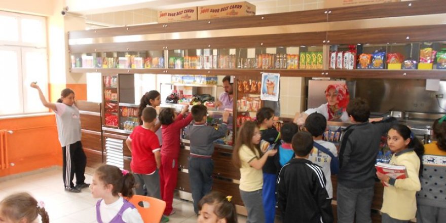 Bakanlık yasakladı! Okullarda o içecek satılmayacak