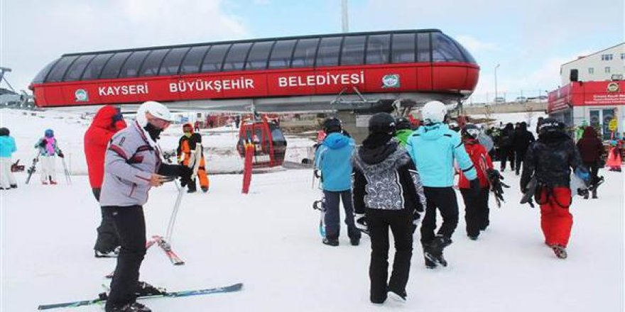 Erciyes’te kar kalınlığı 120 santime ulaştı