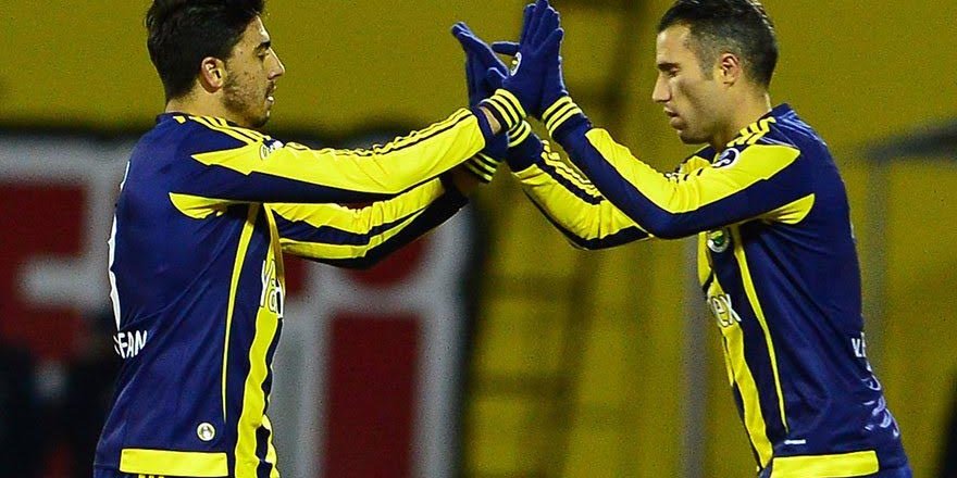 Ozan ve van Persie kadro dışı