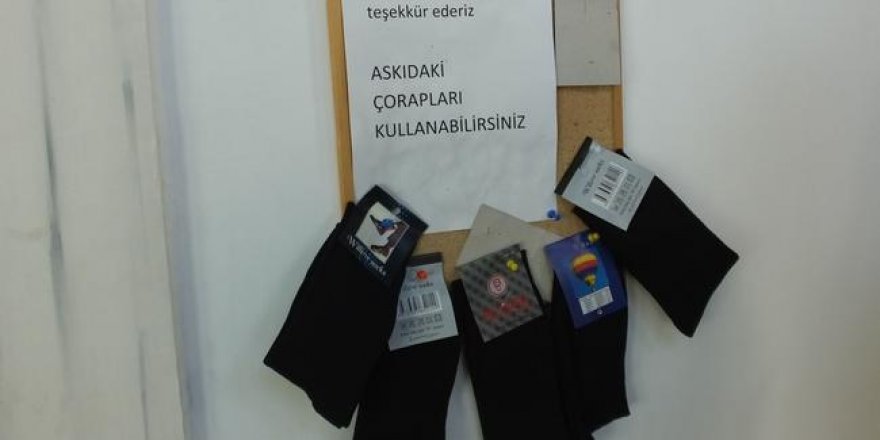 Camide 'askıda çorap' uygulaması dikkat çekti