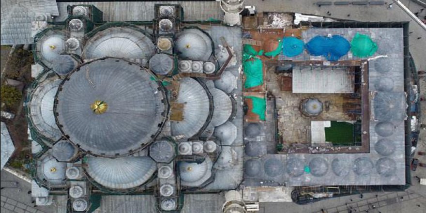 Yeni Cami restorasyonunun yarısı bitti